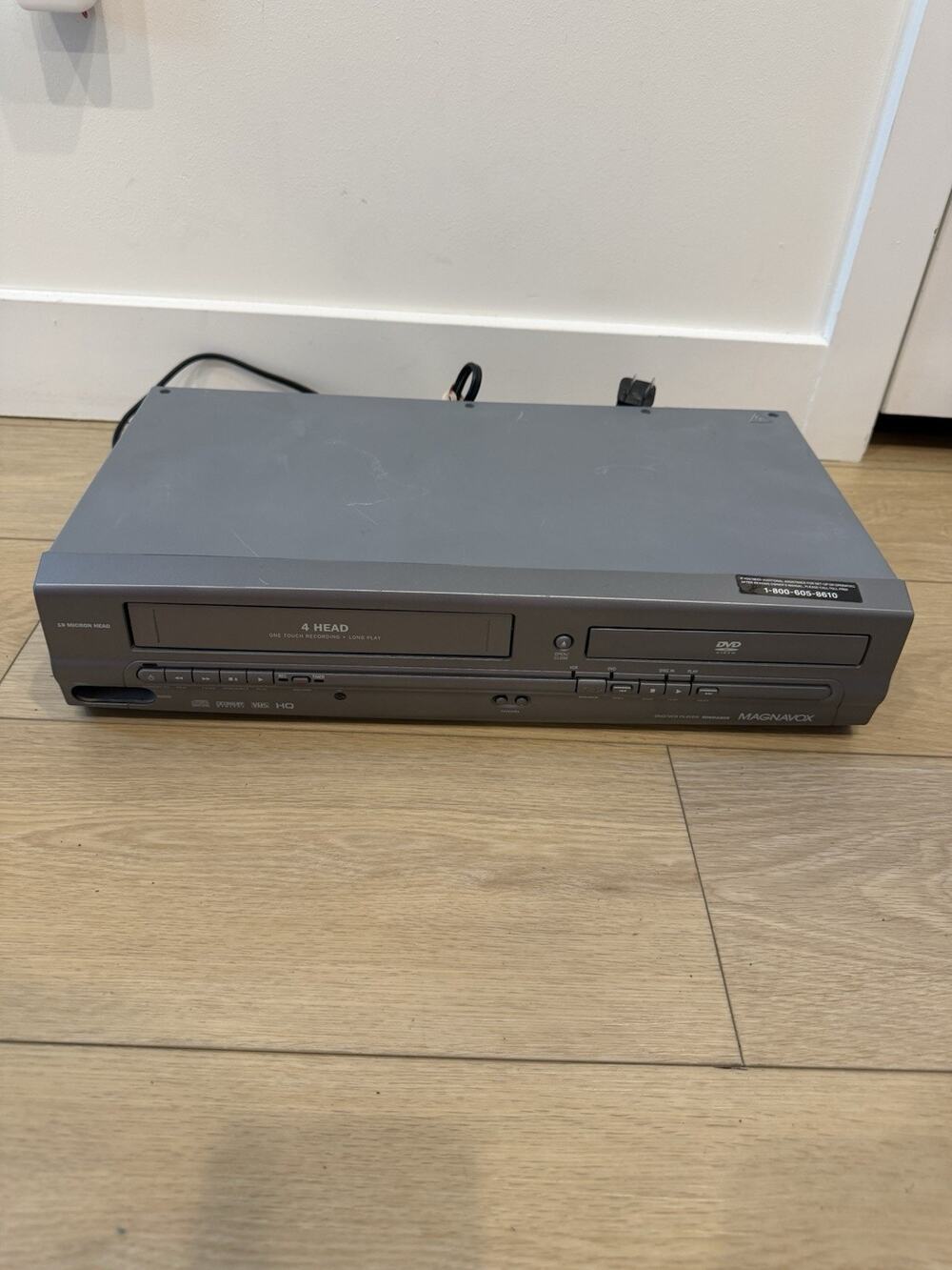 Magnavox MWD2205 DVD/VCR Combo VHS Recorder Player Untested Powers On